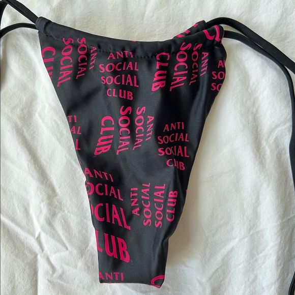 ANTI SOCIAL SOCIAL CLUB ASSC SELFISH BIKINI - Picture 3 of 5
